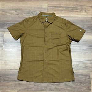 Kuhl Persuadr Short Sleeve Button Down in Inca Gold Size Medium
